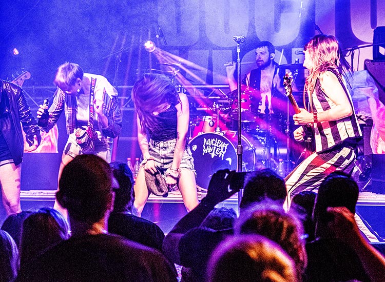 Klick zum Vergrößern Doctor Victor